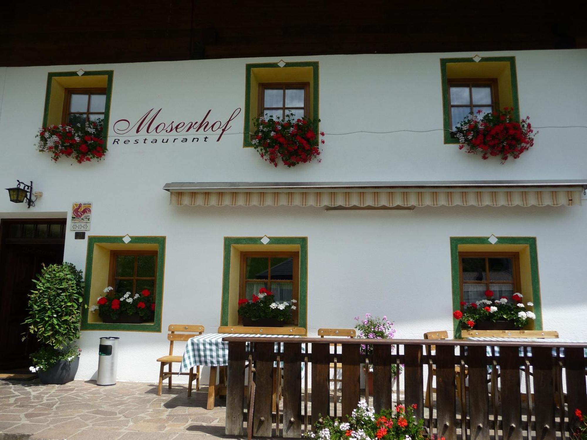 Berggasthaus Agritur Moserhof Prags Eksteriør billede