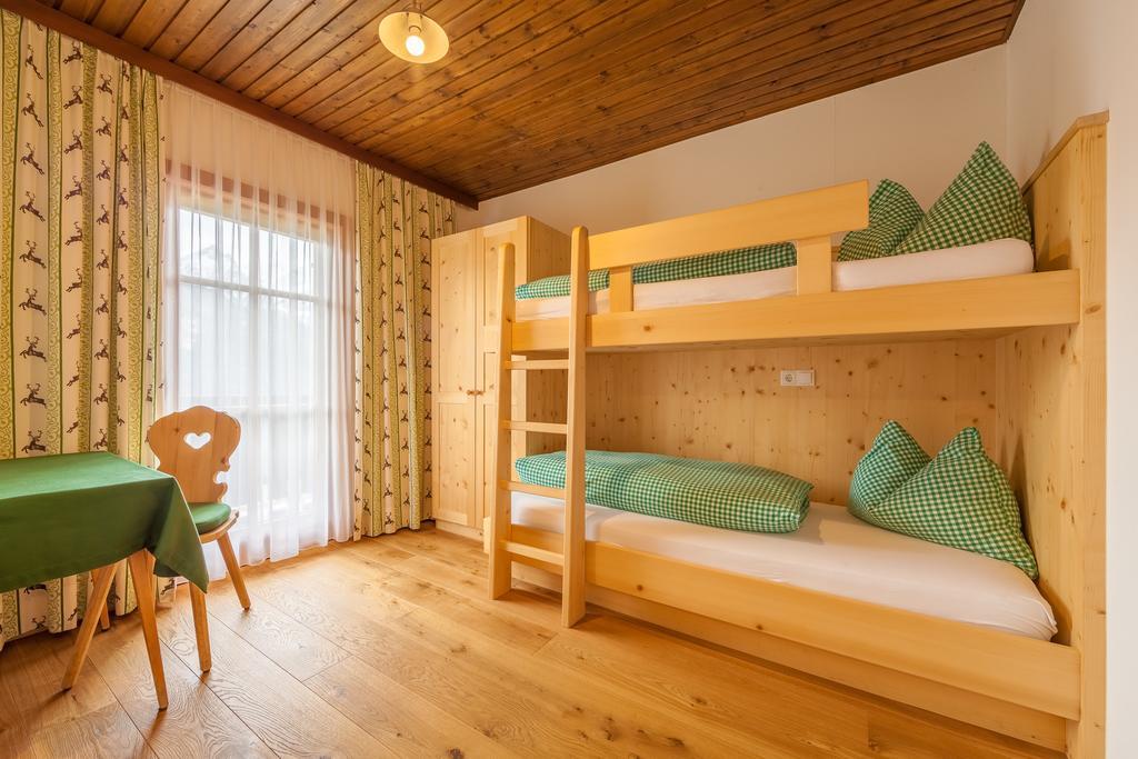 Berggasthaus Agritur Moserhof Prags Eksteriør billede